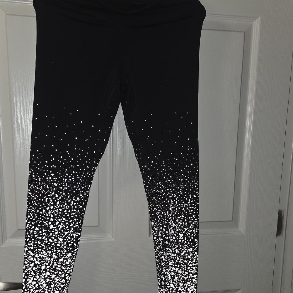 PINK Victoria's Secret Black and White Leggings